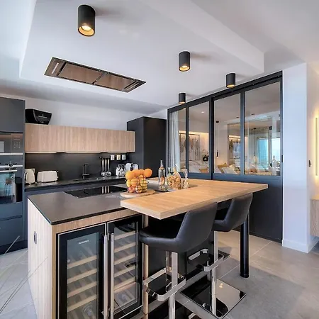 Cannes Luxury Rental - Stunning Sea Front Apartment Villeneuve-Loubet Exterior foto