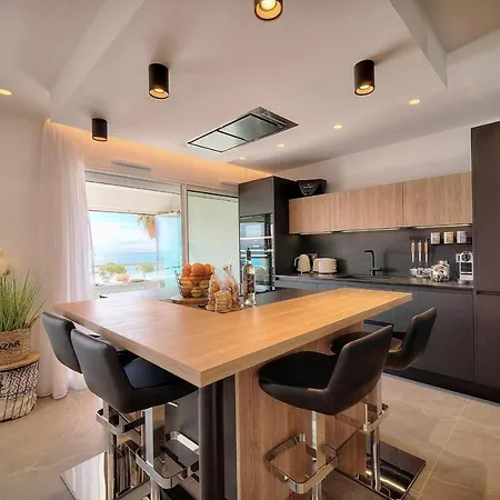 Cannes Luxury Rental - Stunning Sea Front Apartment Villeneuve-Loubet Exterior foto
