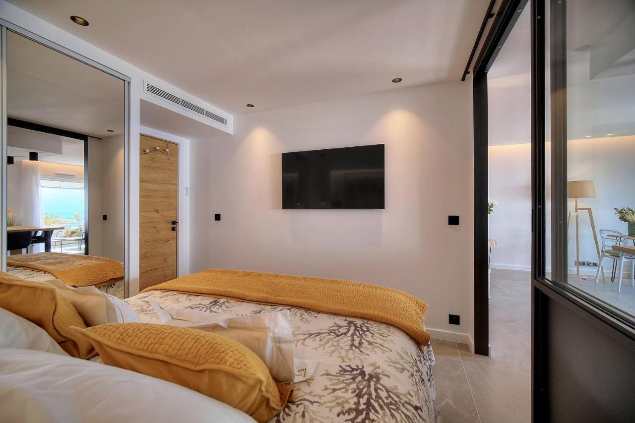 Apartment Cannes Luxury - Stunning Sea Front Villeneuve-Loubet