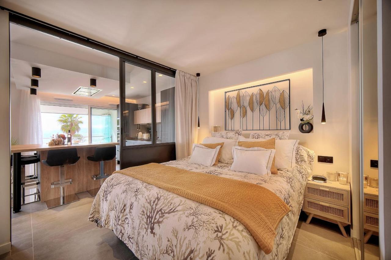 Apartment Cannes Luxury - Stunning Sea Front Villeneuve-Loubet